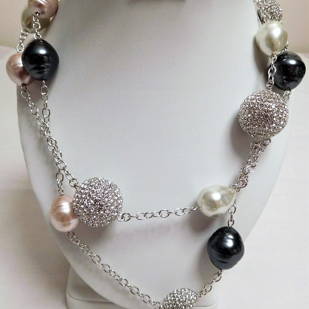 📿2/$30📿Elegant Silver and Pearl Necklace